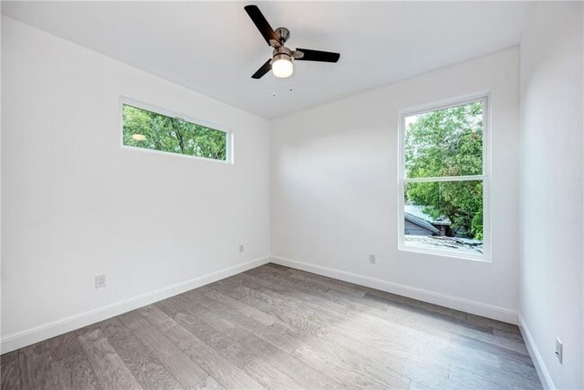 Building Photo - 6111 Begonia Cir