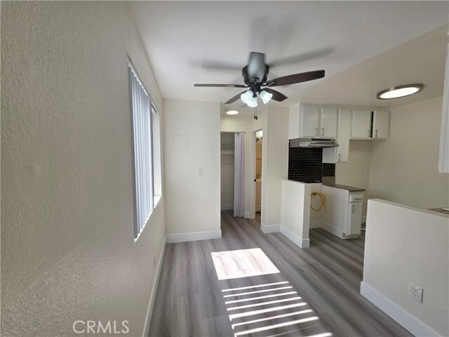 Building Photo - 6911 Woodley Ave