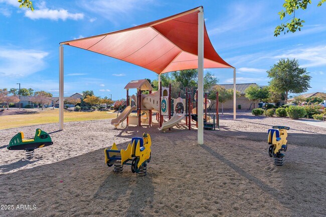 Building Photo - 242 Pacific Dr