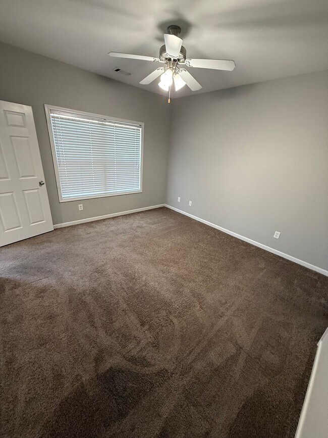 Building Photo - 1434