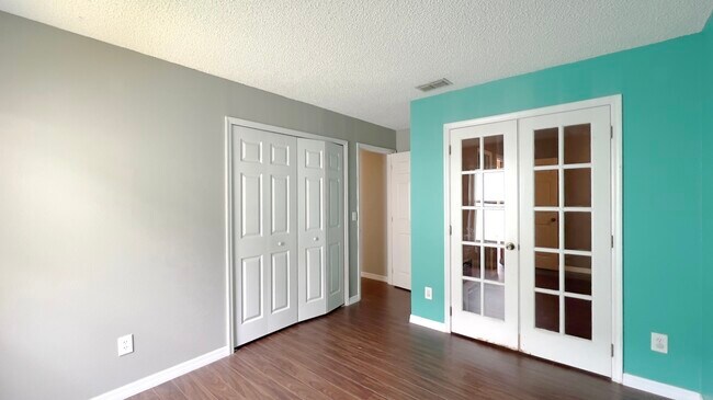 Building Photo - 3479 Foxcroft Cir