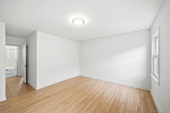 Building Photo - 61 Davis Ave