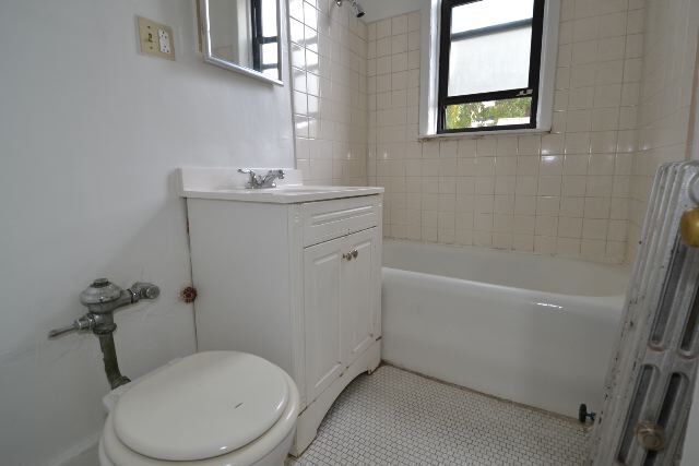 Building Photo - 4617 N Paulina St
