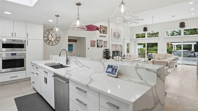 Building Photo - 15 Blueberry Ln