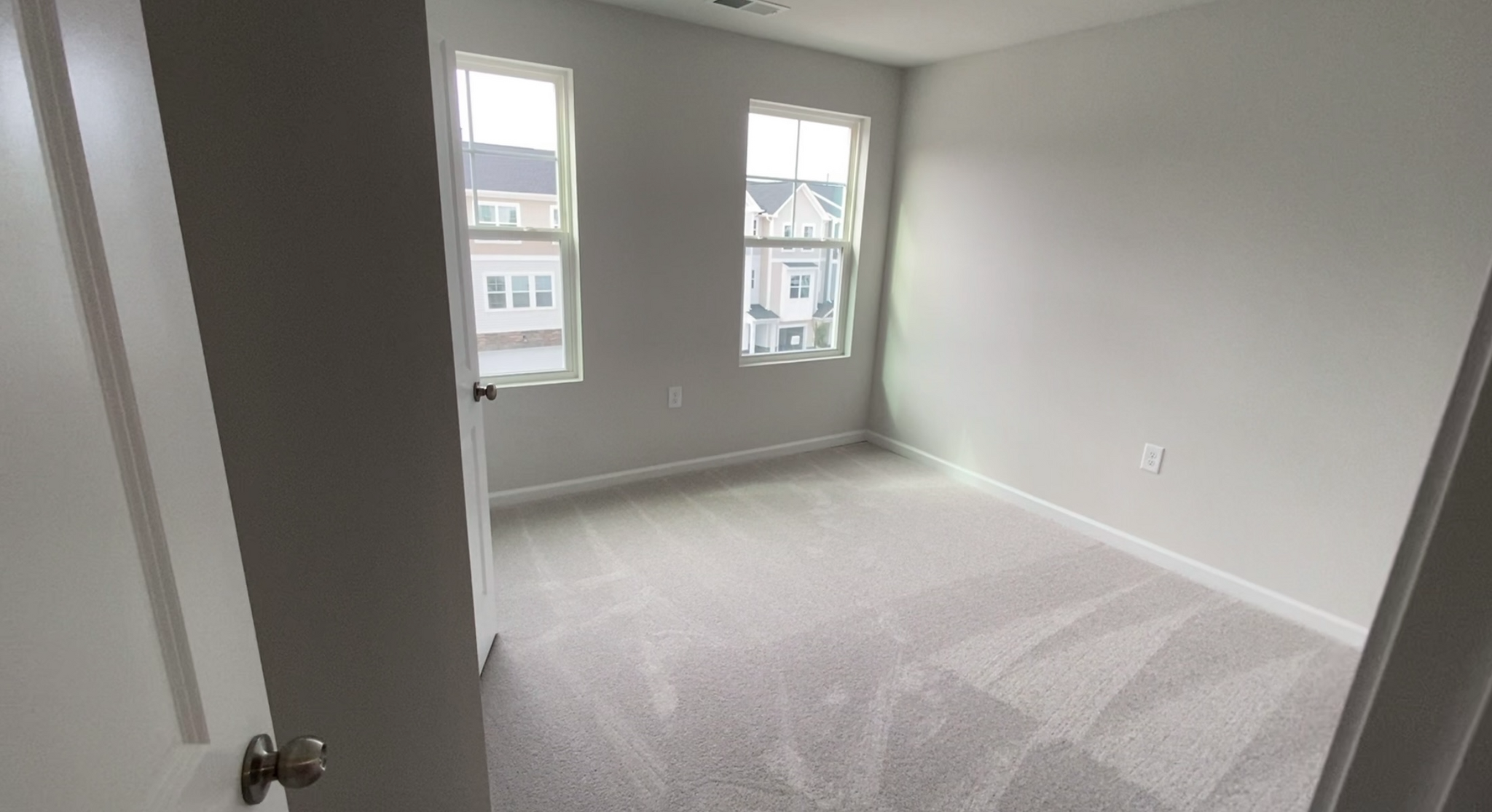 Building Photo - Room in Townhome on Shoreside Dr