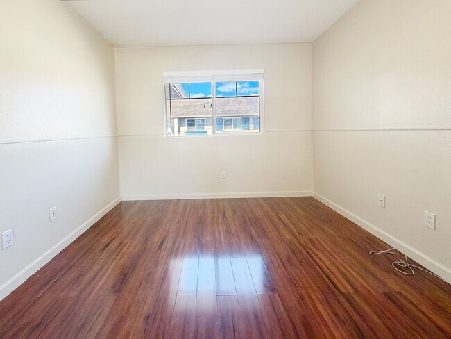 Building Photo - 91-1031 Kaimalie St #4K5