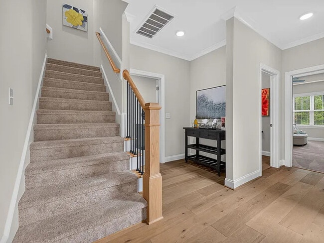 Building Photo - Lease OR Lease to Own