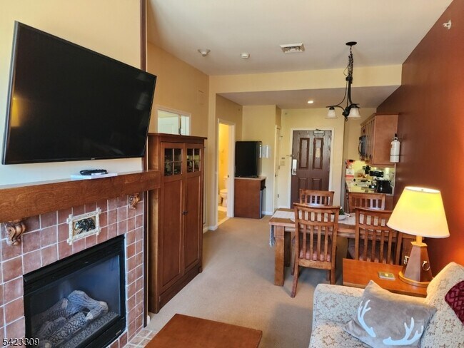 Building Photo - 200 NJ-94