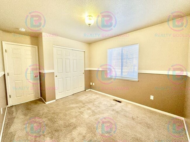 Building Photo - 1 Month Free!!! Beautiful 3BR 2 Bath home with RV Parking!