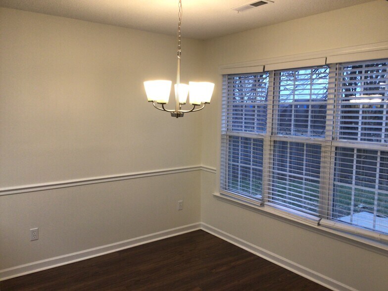 Building Photo - 5410 Bridgegate Dr