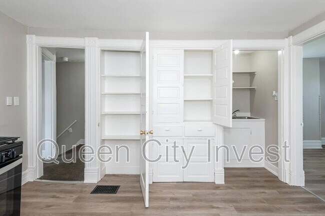 Building Photo - 115 E Foraker St