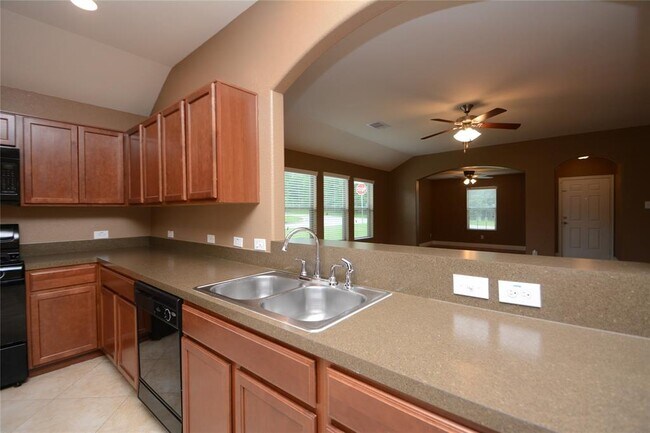 Building Photo - 12567 Canyon Falls Boulevard