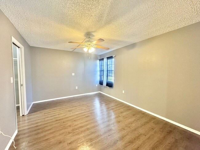 Building Photo - Buckeye Condo | Pool & Lake View | Ground Floor