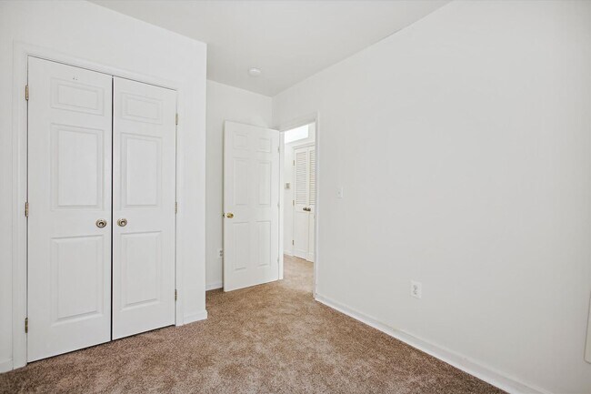 Building Photo - 2025 11th St NW