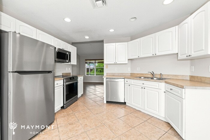Building Photo - 2095 SE Joyner Cir