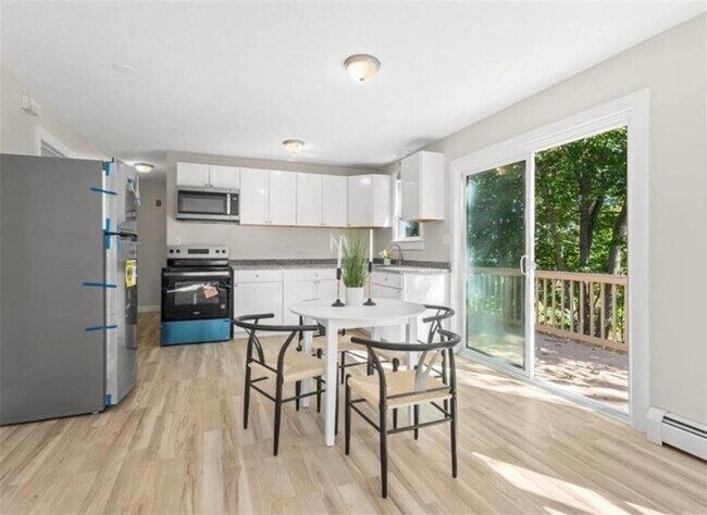 Building Photo - 80 Summit St