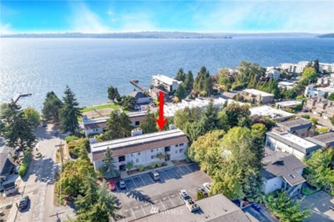 Building Photo - 2 Bed 1 Bath Condo Sunset Pointe
