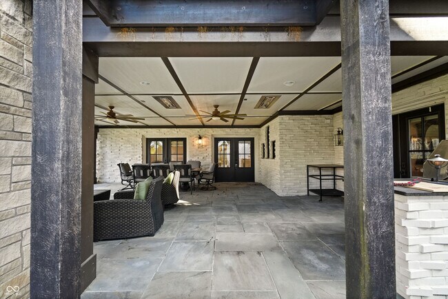 Building Photo - 1210 Golden Hill Dr