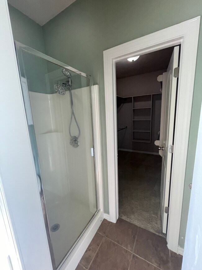 Building Photo - 11220 S Cedar St