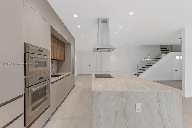 Building Photo - 8725 NW 102nd Ct