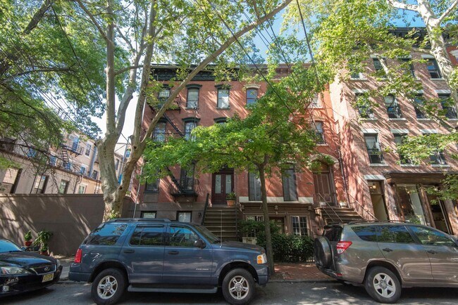 Building Photo - 116 Morris St
