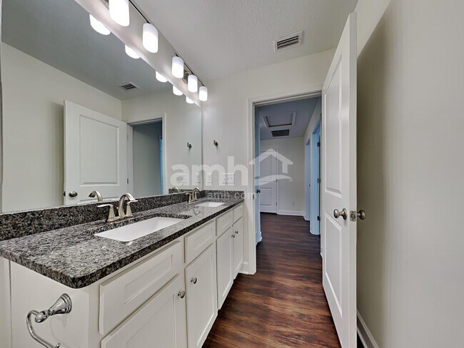 Building Photo - 974 Tan Tara Trl