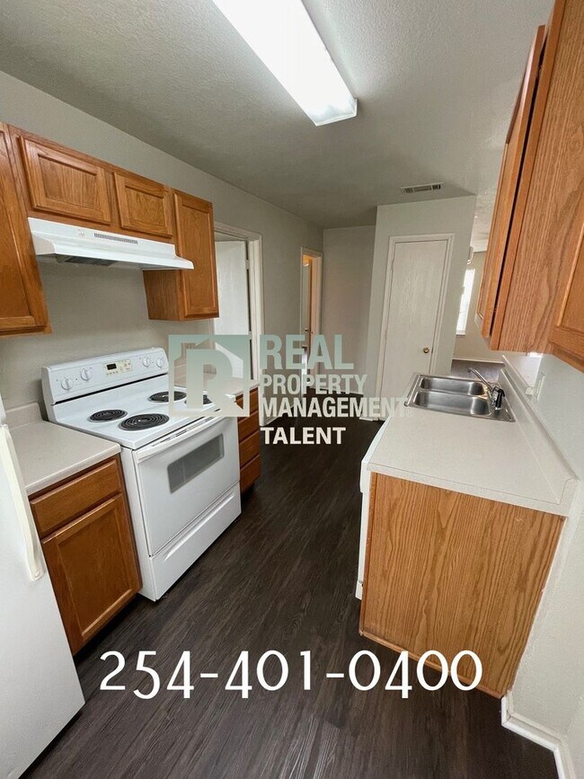 Building Photo - 5712 Redstone Dr