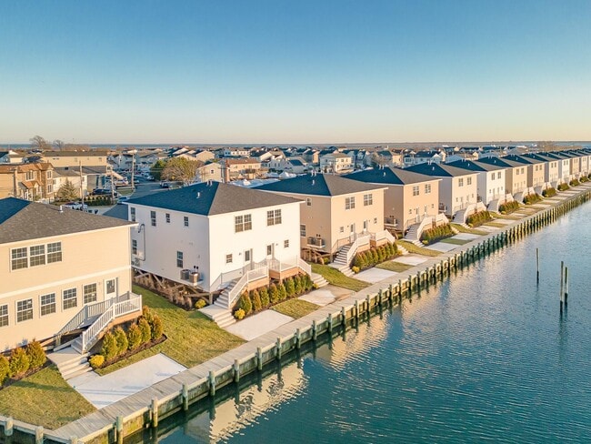 Building Photo - 2818 Ocean Ave