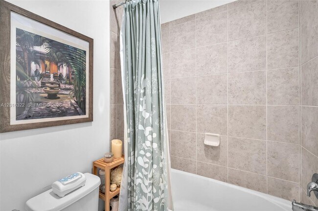 Building Photo - 11568 SW 13th Ln