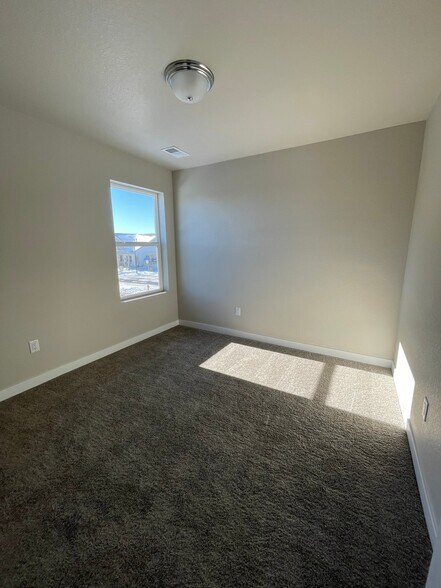 Building Photo - 922 Colorado River Ave