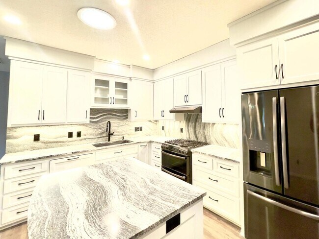 Building Photo - 12022 Vermillion St NE