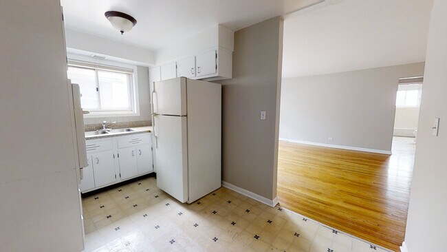 Building Photo - 828 Seward St