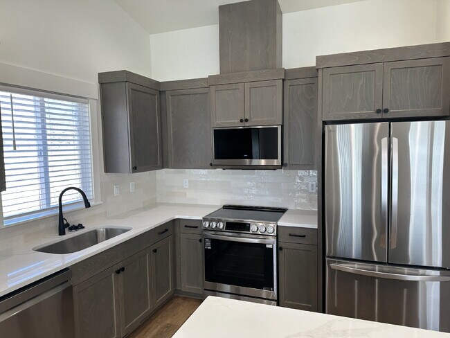 Building Photo - "Charming 3-Bedroom Oasis with Granite Touches in Meridian!"