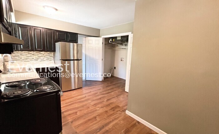 Building Photo - 3308 Roadrunner Trail