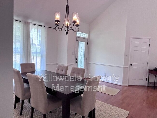 Building Photo - 305 Silvercliff Trail