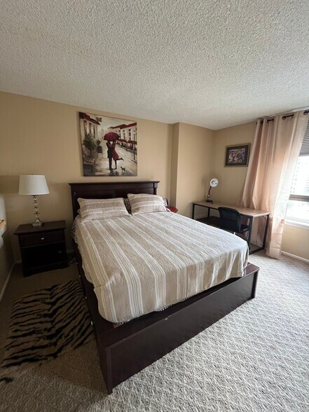 Building Photo - 1020 15th St