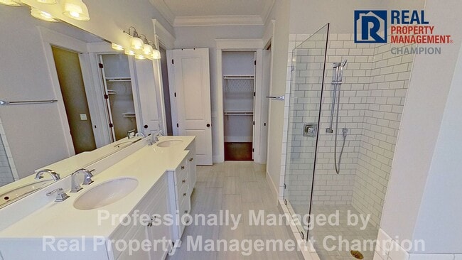 Building Photo - Exquisite Executive Home in Autumn Hall