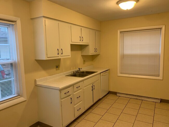 Building Photo - 219 Eisenhower Dr