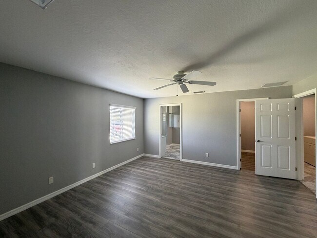 Building Photo - Morriston - 19 ACRE HIDDEN GEM!! **Won't Last**