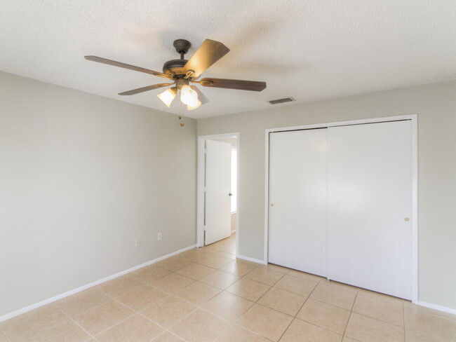 Building Photo - 3071 Bloomsbury Dr
