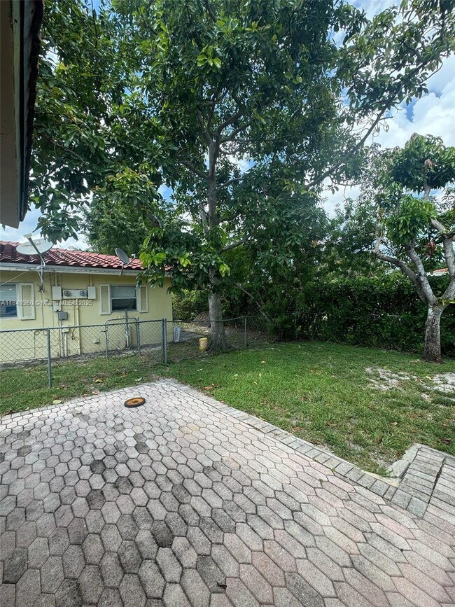 Building Photo - 3851 NW 110th Ave