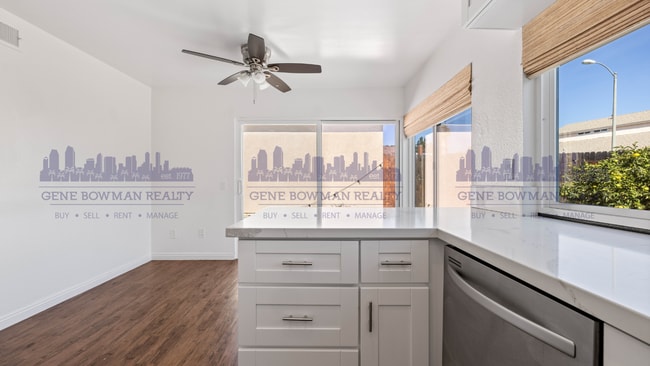 Building Photo - Beautiful 3 Bedroom / 2 Bathroom Home with Yard & 2-Car Garage – Conveniently Located in Paradise...