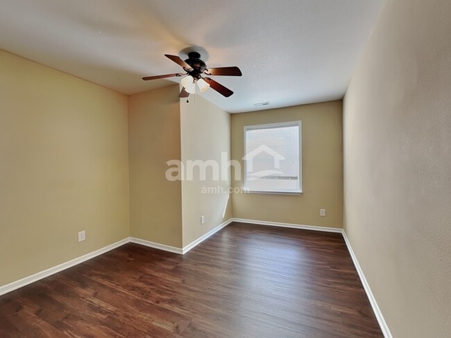 Building Photo - 4112 Lakewood Glen Dr