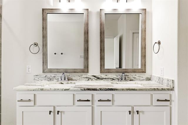 Building Photo - 3773 Wellesley Ave