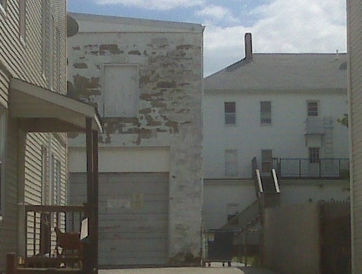 Building Photo - 770-772 King Philip St