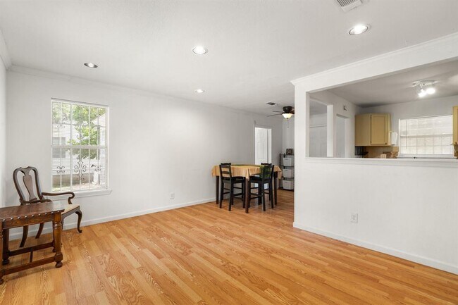 Building Photo - 507 Duncan Ave