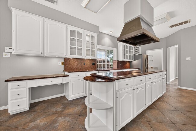 Building Photo - 2106 Avenida La Quinta St