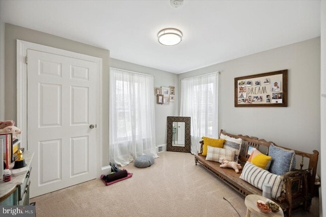 Building Photo - 443 Depot St