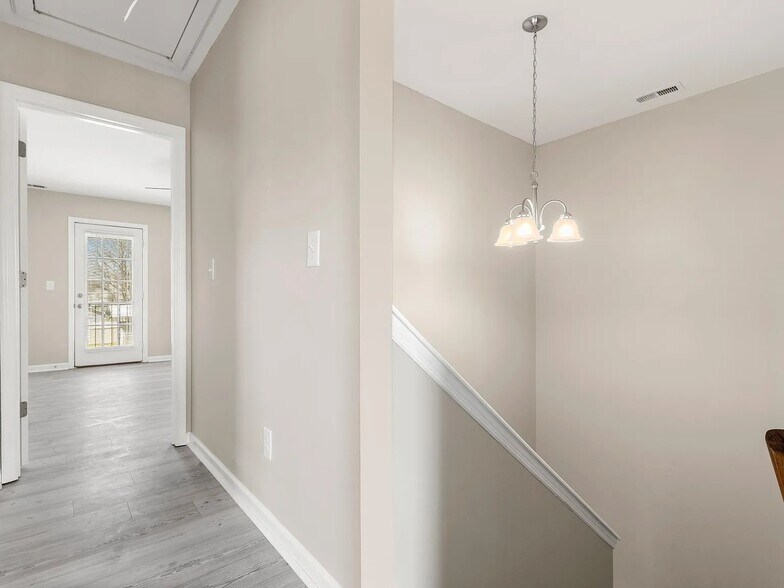 Building Photo - 614 N Highland Park Ave