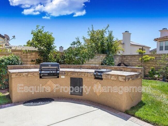 Building Photo - 4936 Via Bella